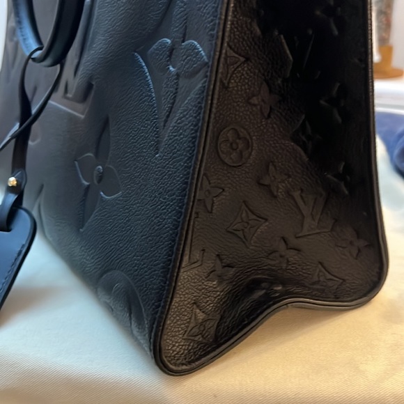 LV Onthego MM Black Bag *Size M